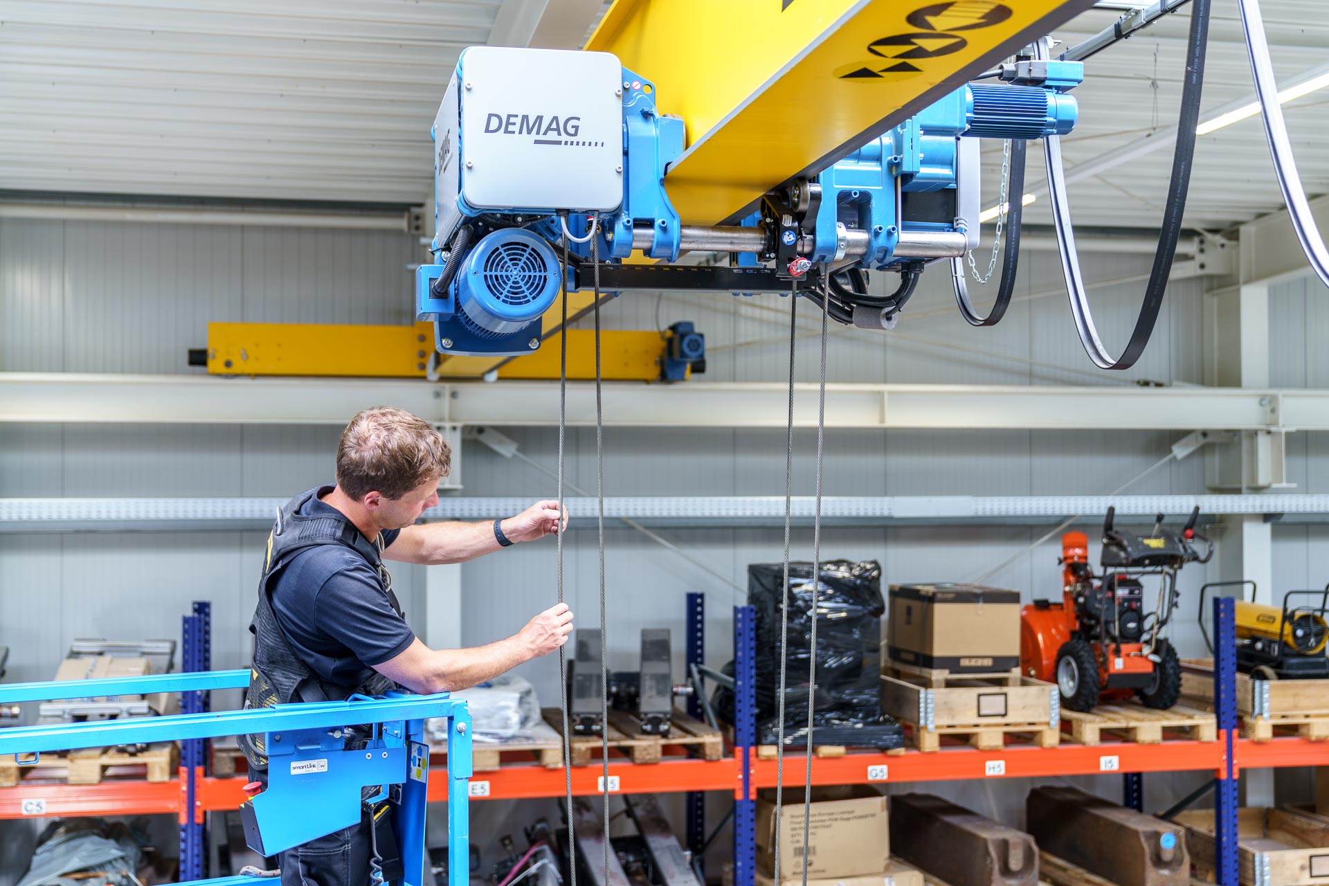 Servicearbeiten am Seil eines Kran